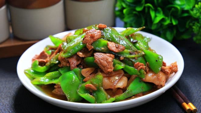 辣得刚好，肉香四溢 —— 揭秘私房辣椒炒肉秘籍