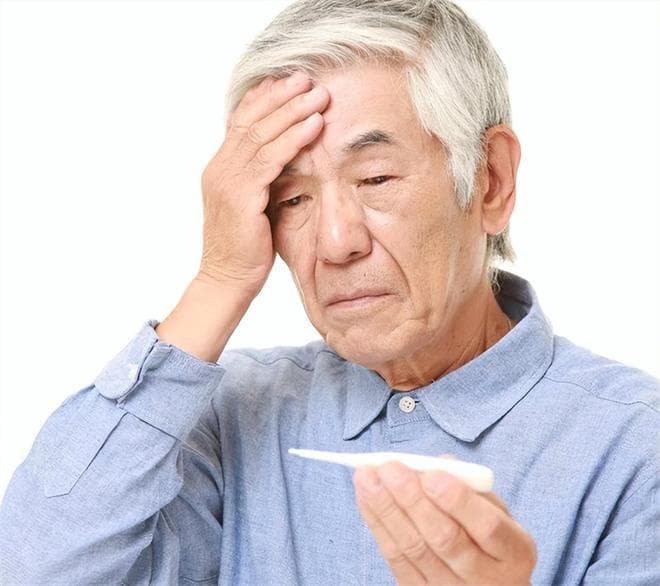 得白血病的老年人逐渐增多，提醒中老人：2事要避免，远离白血病