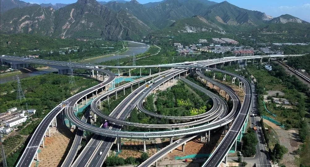 京西山区首条高速通车，西六环至灵山从2小时变45分钟