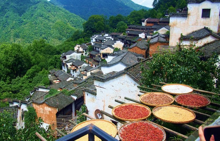 婺源篁岭：文旅融合 传统古村落焕发新活力