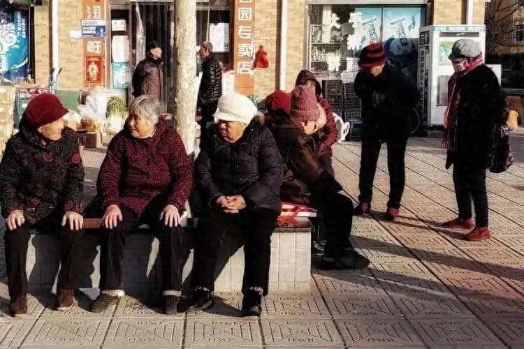 60岁以上老人如何平安过冬？这些细节要注意