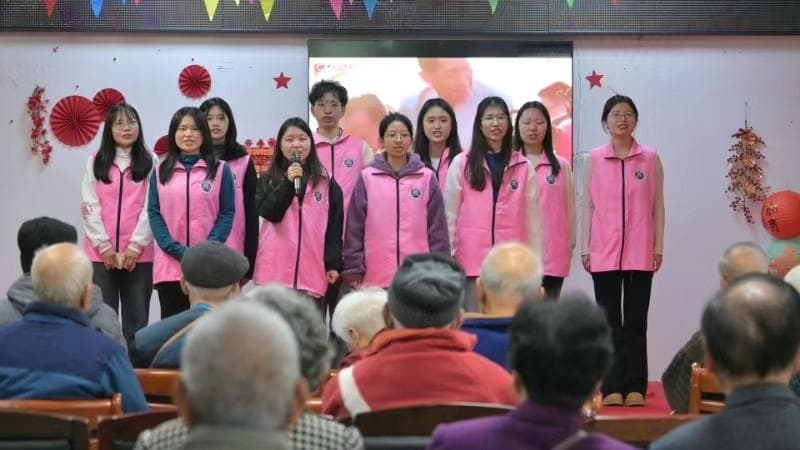 雷锋精神闪耀榕城：高校学子多元活动传承红色薪火