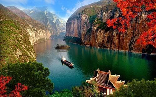三峡游轮旅游全攻略：最佳季节、景点推荐及注意事项