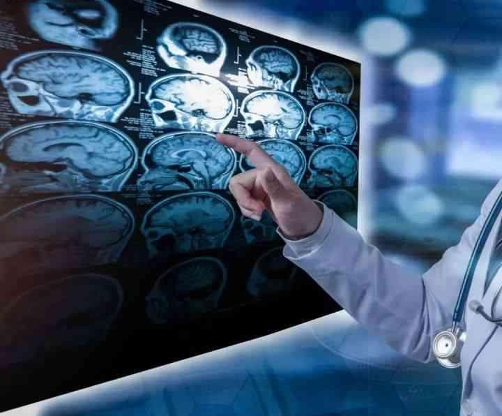 AI赋能医学影像诊断：提升精准性与效率，助力疾病早期发现与治疗