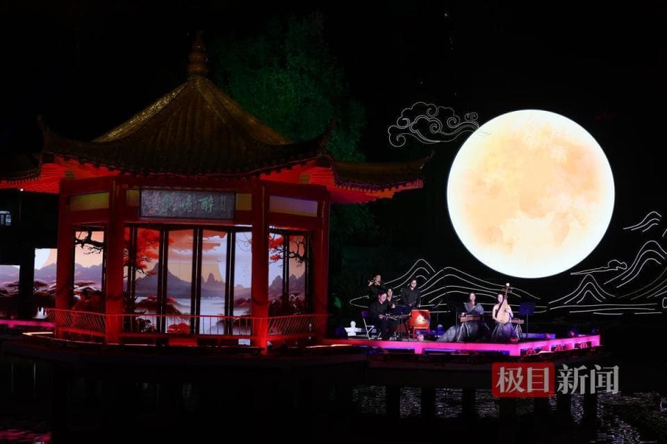 华科大"醉晚亭"晚会迎来30周年，一场音乐盛宴送别毕业生