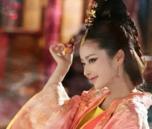“牝鸡司晨“的“牝”正确读音是什么?这个成语又有什么典故呢？