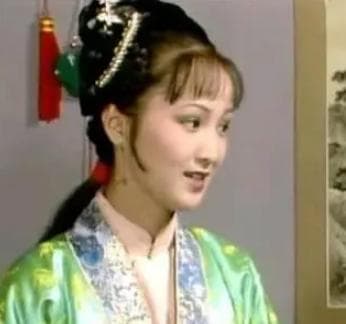 红楼梦全书中的平儿是个什么样的角色？如何看待她?