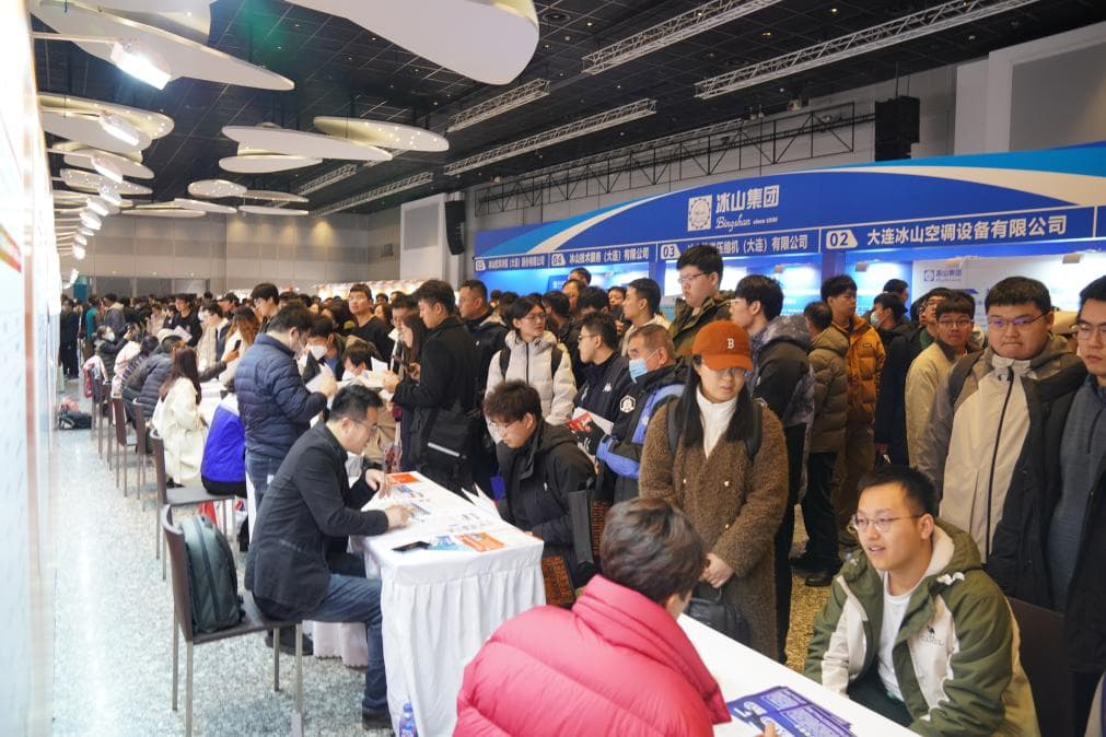 寻觅春天里的新机遇——一场春季招聘会背后的就业新活力
