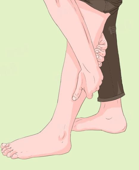小腿肿胀的原因及处理方法
