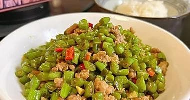 肉末香菜的美食烹饪（家常美味，简单易学）