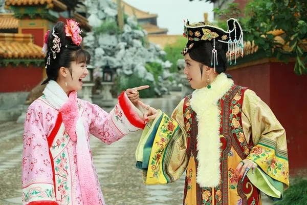 从“雷剧女主”到断层第一：“00后”的小燕子飞回来了！