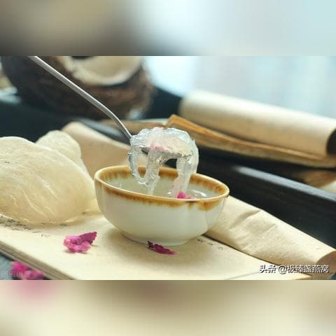 燕窝泡发保存指南：冷藏7天为宜，注意这些细节
