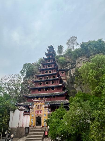 走进“江上明珠”石宝寨 探访现实版超大“盆景”