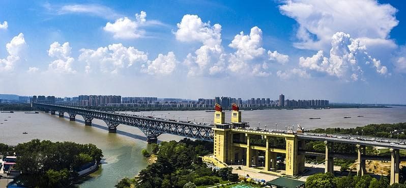 中国不同历史时期重大土木工程：南京长江大桥
