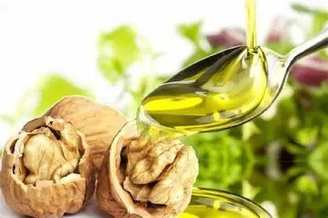 核桃油可以炒菜吃吗？炒菜新选择？核桃油行不行？