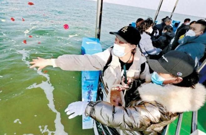 不就是将骨灰撒海里，为何海葬的费用那么贵？有些竟然高达上万！