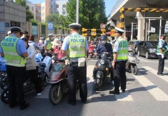 明确了！电动车、三轮车想上路不被查，满足"4必须2不准"新要求