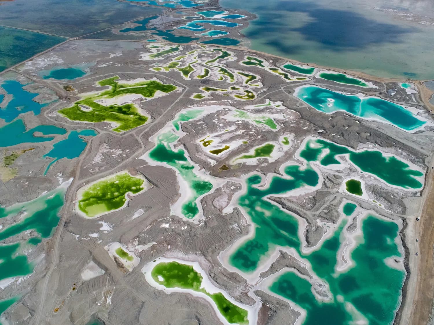 青海湖至翡翠湖自驾游全攻略：你准备好了吗？