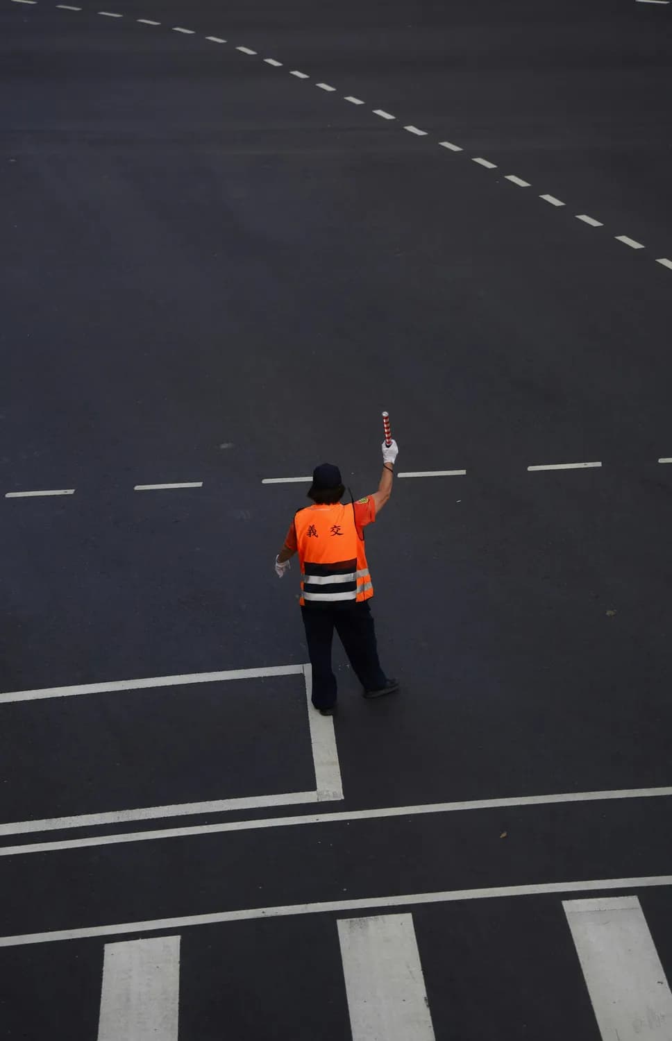 高速公路辅警：守护你的行车安全