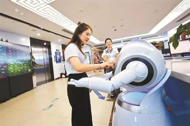 执法文书秒生成，深圳70名“AI数智员工”上岗