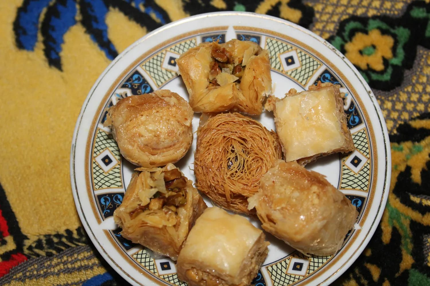 春节搞钱新姿势：小吃+宠物寄养