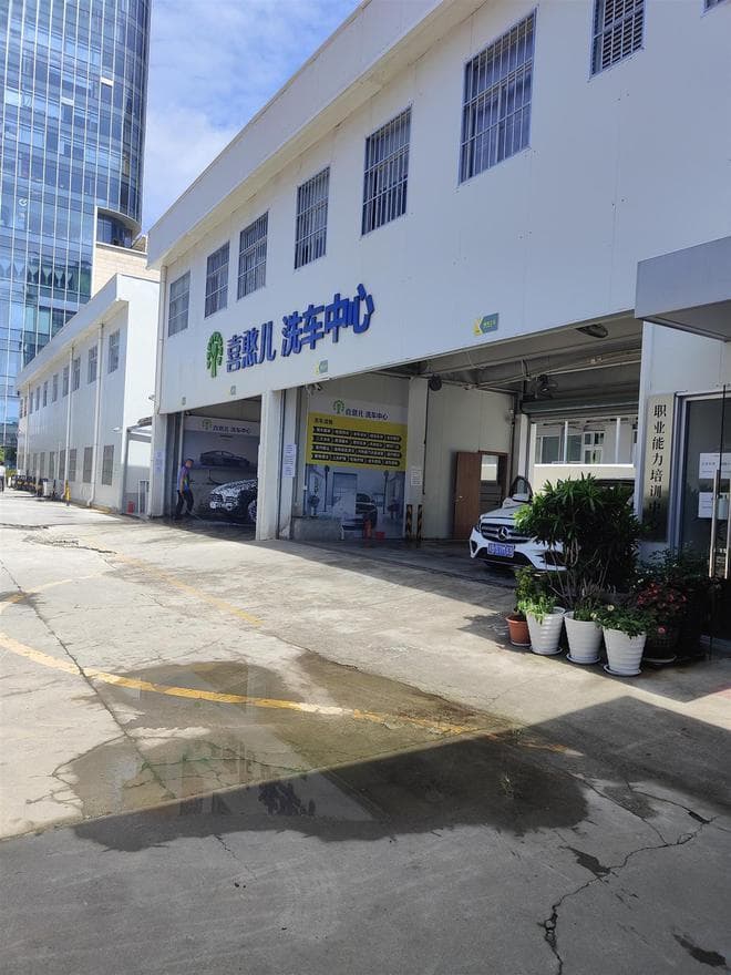 八年洗十万台车，这家员工全是“喜憨儿”的洗车行开向全国