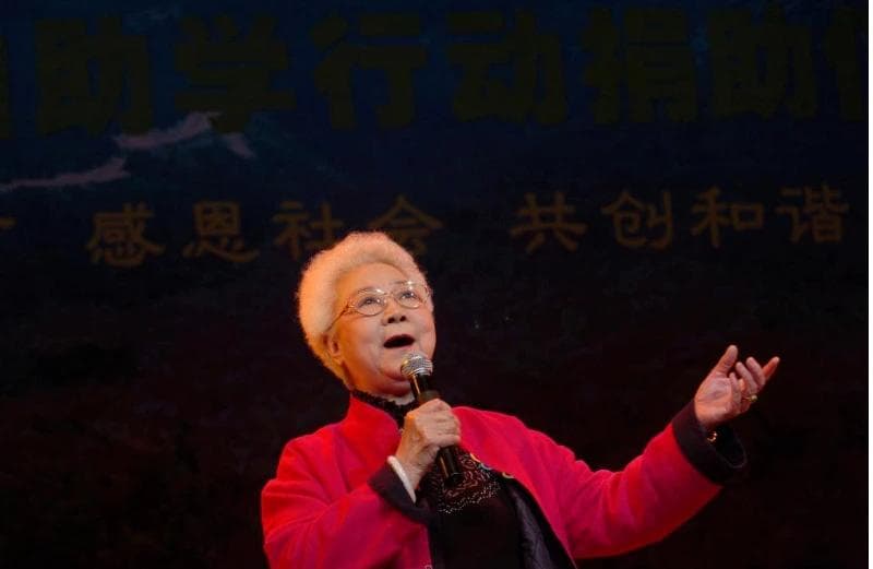 田华：因饰演“白毛女”一举成名，一家4口患癌花光积蓄，96岁仍拍戏养家