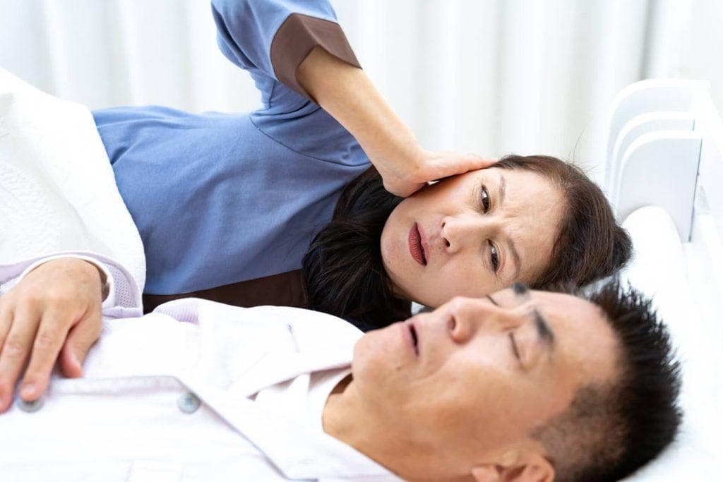 打呼噜很大声要看什么科？如何治疗打呼噜？耳鼻喉医师教你改善