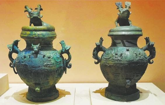 3000年前两件青铜器上的“呆萌”蟠龙为何折射出蜀道的通达四方？