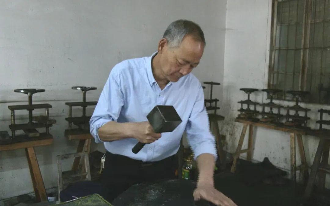胡春林：坚守40余载，他倾一生传承古法油烟墨