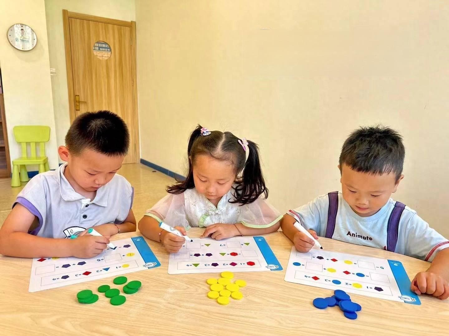 早教中心VS家庭教育，哪个更适合？