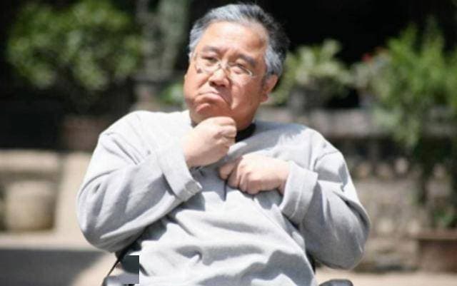 越老越糊涂？警惕老年期痴呆！医生叮嘱：加强早期识别与干预