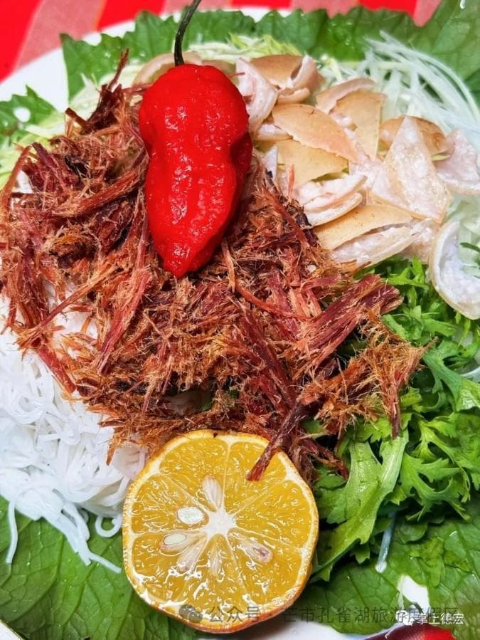 德宏美食地图：从撒撇到火烧猪，十四种特色小吃全览