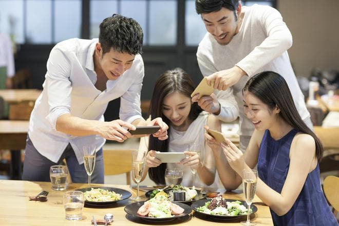饭局提前走，别大声说“我先走了，你们吃”，高情商的人都这样做