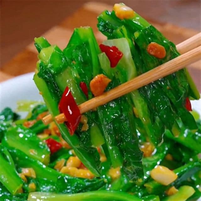 油麦菜的最佳吃法，素炒油麦菜，色香味俱全，营养健康一步到位