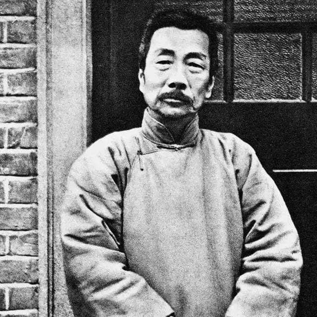 活化传统呼应新文化运动：《呐喊》装帧设计的美学价值