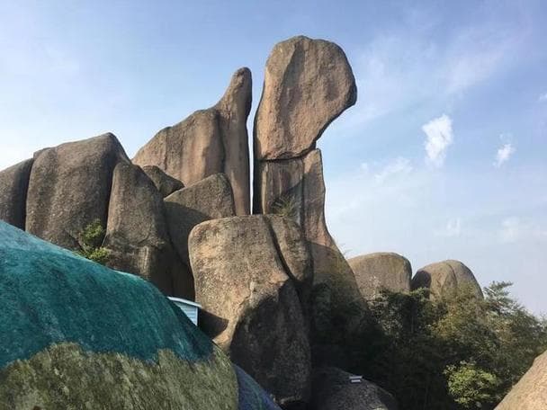 爬巨石山需要多久？四种方案详解