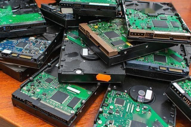 长期储存用U盘还是硬盘？全方位对比分析