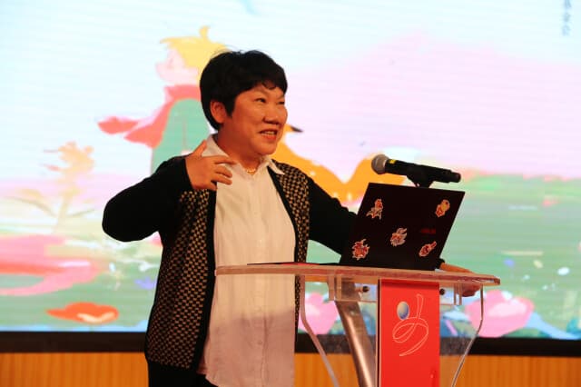 讲解与诵读“跨越时空的笔触” 点燃青少年文学热情