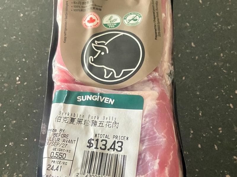 酸菜白肉/蒜泥白肉：一道美味的东北传统佳肴