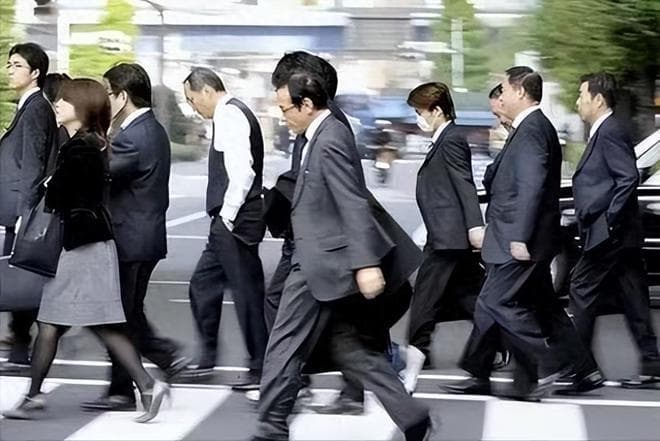 日本人近年身高缩水，与中国差距拉大？东亚平均身高揭秘！