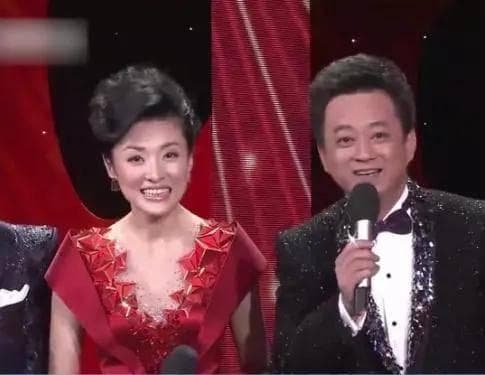 朱军：从春晚“定海神针”到重返舞台