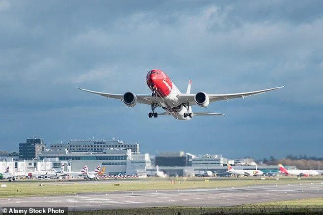 人类早已实现时空旅行？科学家揭秘时空穿越真相：你我皆时空旅人