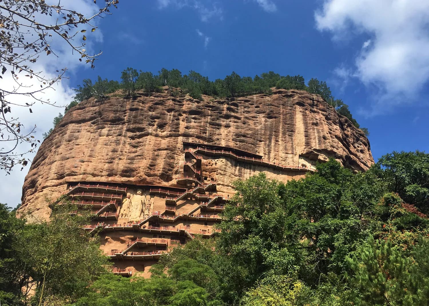 麻辣烫带火天水旅游，麦积山石窟游客同比增253%
