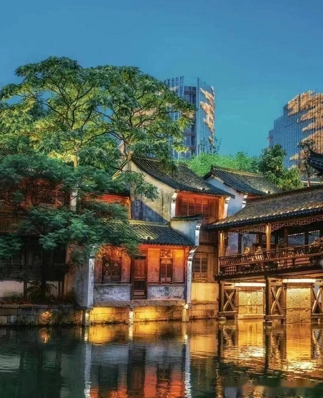 10个适合中老年慢玩的小城，争取每年去一个！