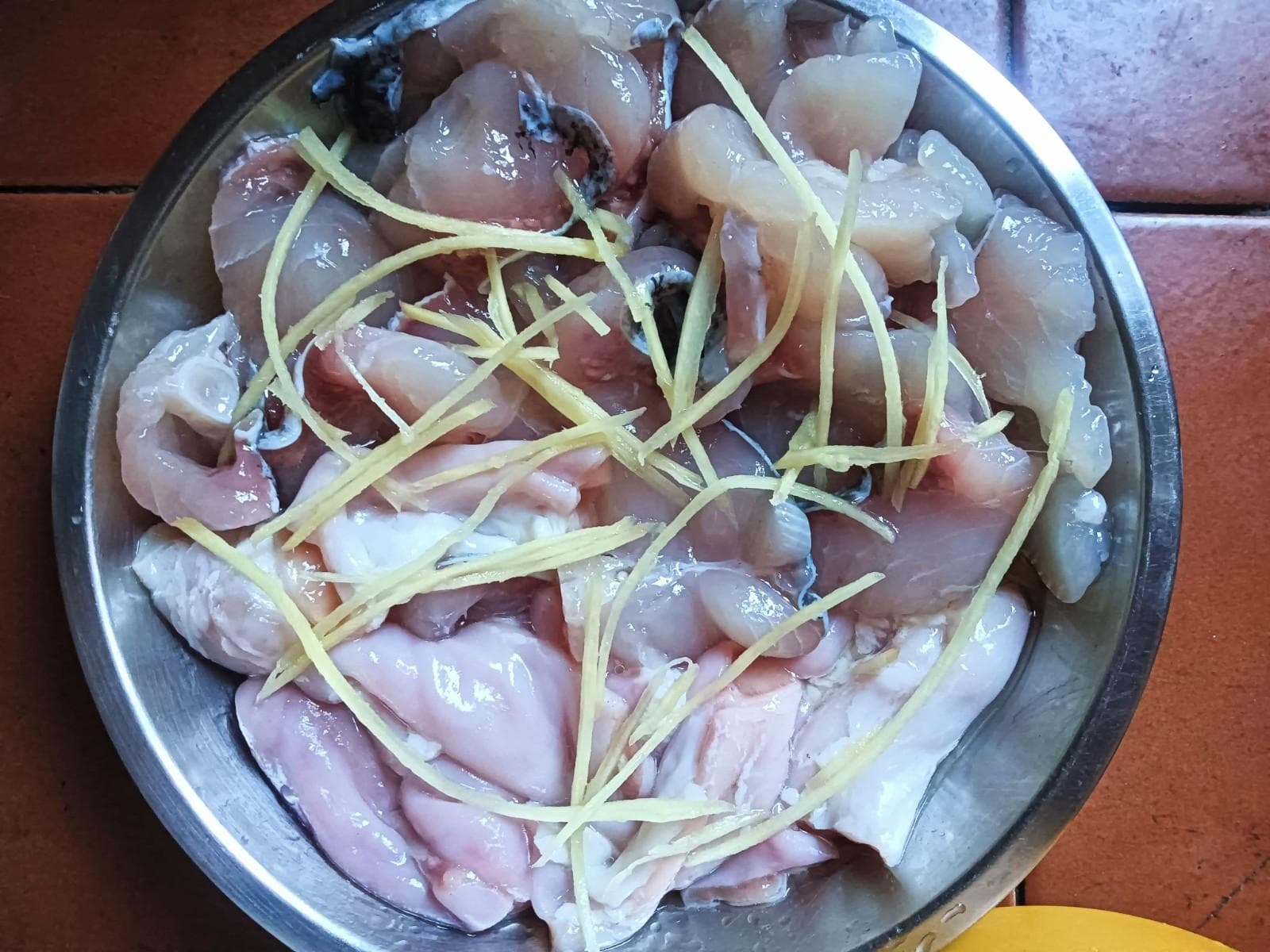 如何制作顺德鱼生？一道鲜美嫩滑的淡水鱼佳肴