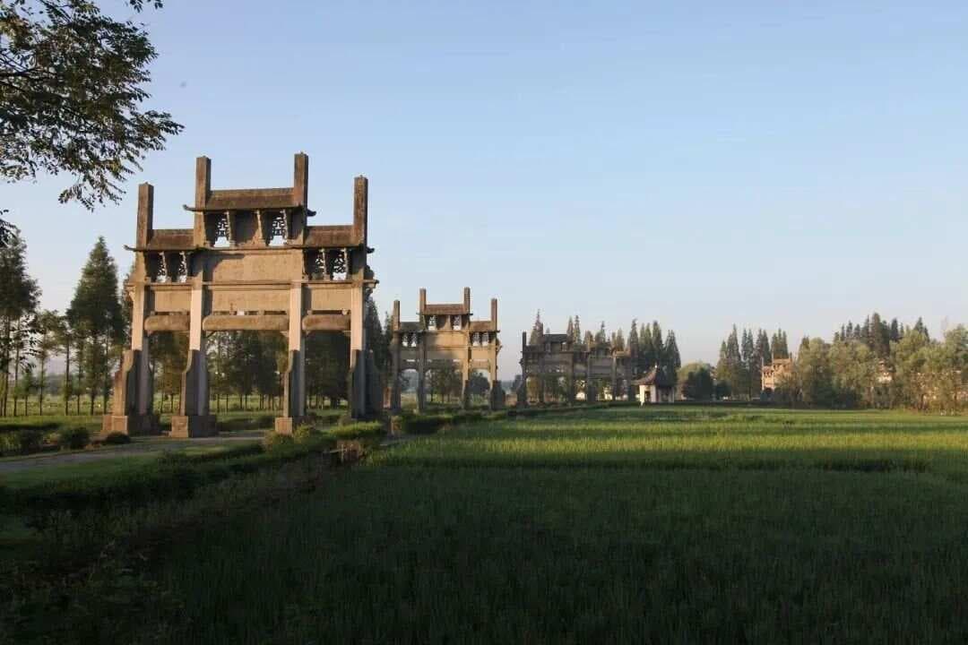 中国牌坊文化：家族荣耀的不朽丰碑，雕刻艺术的永恒瑰宝