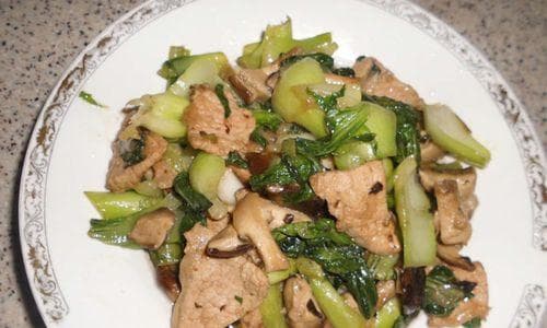 酸白菜香菇炒肉泥：一道美味又健康的家常菜