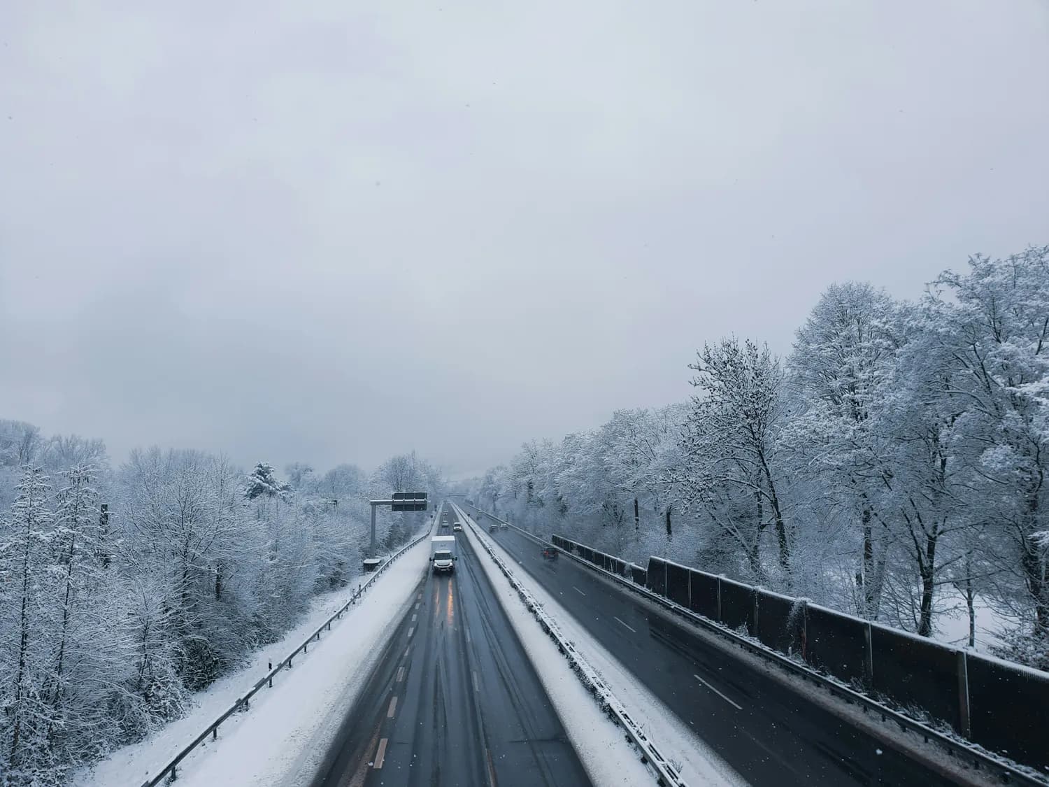 降雪叠加施工影响，G1京哈高速部分路段实施交通管制