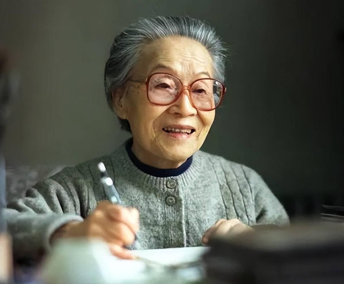 杨绛先生说：“我不是不原谅，而是算了。沉默并不是无话可说，而是一言难尽”